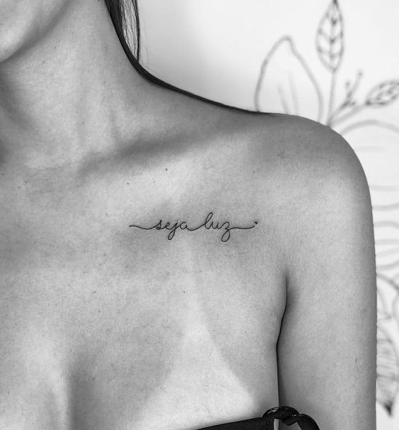 tatuaj cu fraza femeie