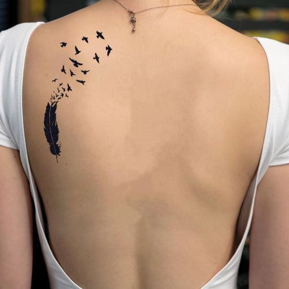 Tatuaje pe spate pentru femei